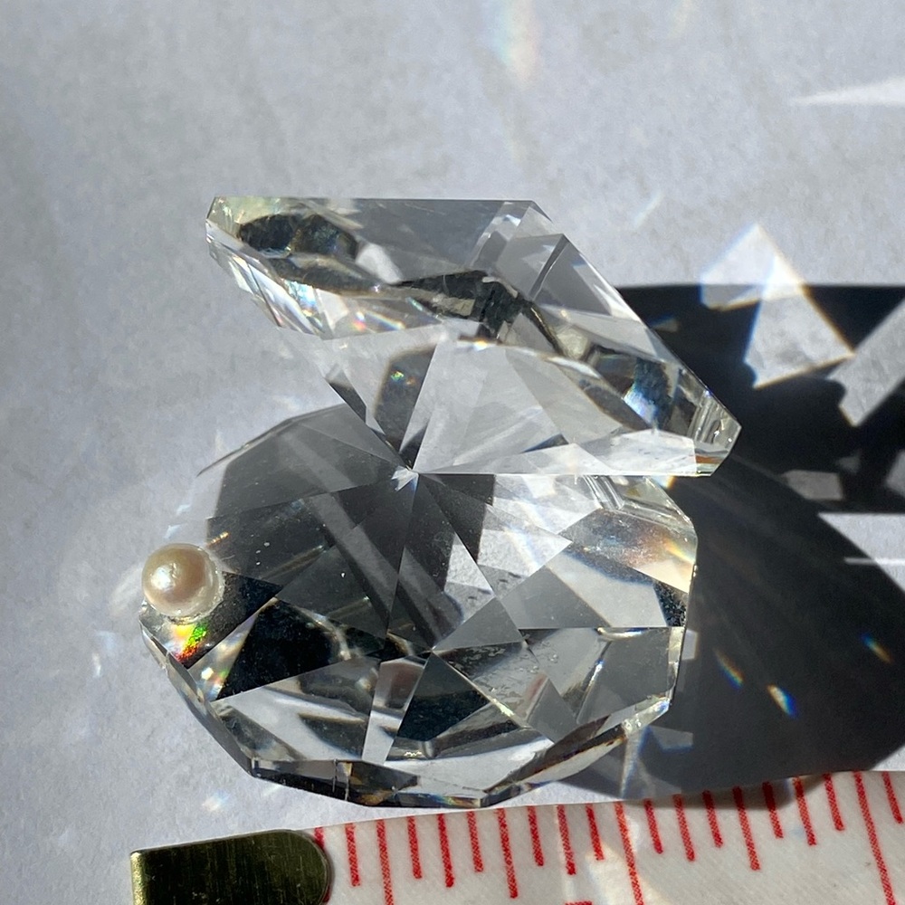 Swarovski oyster Clam shell with Pearl (larger size)